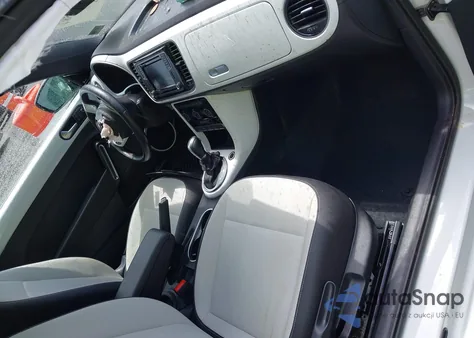 2018 Volkswagen Beetle 2.0T Se z USA, uszkodzony, nr VIN 3VWJD7AT5JM726605